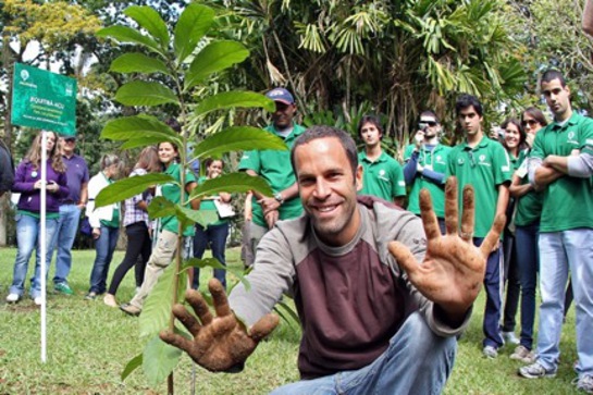 Photo: Jack Johnson Plants a Tree in Brazil