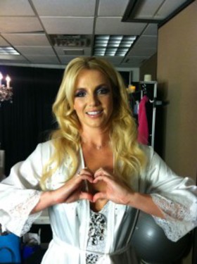 Photo: Britney Spears Show Your Hearts