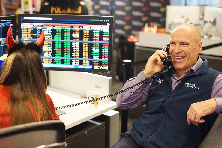 Mark Messier Making Calls