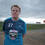 Eddie Izzard Begins Marathon Challenge For Sport Relief