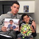 Cristiano Ronaldo Shows Support For Syrian Refugee Children