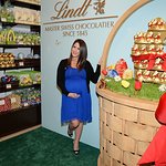 Soleil Moon Frye Helps Launch Seventh Lindt Gold Bunny Celebrity Auction