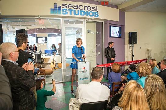 Taylor Swift joins Ryan Seacrest to open Seacrest Studio