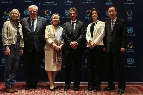 Ban Ki-moon, UN Emergency Relief Coordinator Stephen O'Brien and actor Sean Penn, before the screening of The Last Face at the World Humanitarian Summit