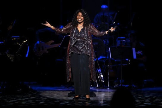 Gloria Gaynor performs I Will Survive Gloria Gaynor performs I Will Survive