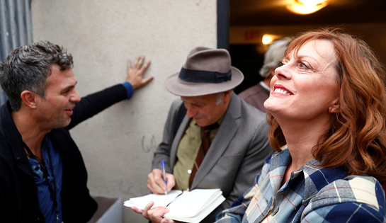 Susan Sarandon and Mark Ruffalo speak with author Greg Palast backstage at a climate change rally at MacArthur Park in Los Angeles, California, October 23, 2016. Susan Sarandon and Mark Ruffalo speak with author Greg Palast backstage at a climate change rally at MacArthur Park in Los Angeles, California, October 23, 2016.