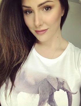Lucy Pinder lends her support for Fading Giants Lucy Pinder lends her support for Fading Giants