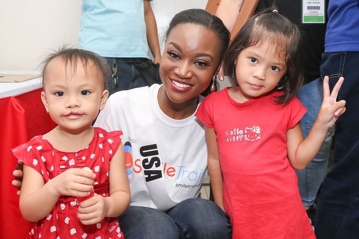 Miss USA Deshauna Barber in the Philippines with Smile Train