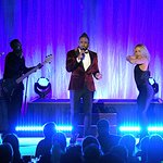 Jason Derulo And Chris Martin Perform At An Unforgettable Evening