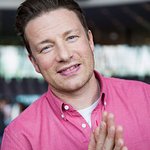 Hugh Jackman Supports Jamie Oliver's Food Revolution Day