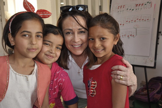 Patricia Heaton meets with young Syrian refugee girls in Jordan