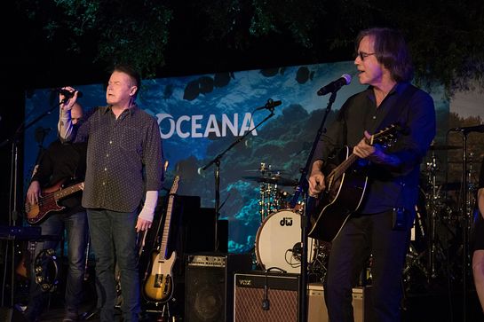 Don Henley Performs With Jackson Browne