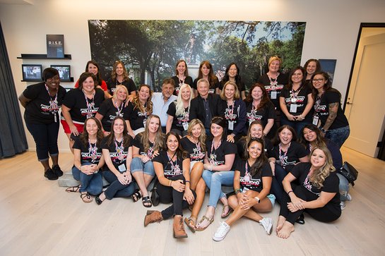 Gary Sinise Works With TAPS and American Airlines