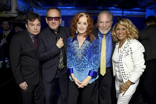 Mike Myers, Elvis Costello, Bonnie Raitt, Michael McKean and Darlene Love Mike Myers, Elvis Costello, Bonnie Raitt, Michael McKean and Darlene Love