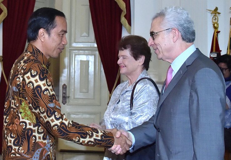 Gro Harlem Brundtland and Ernesto Zedillo meet President Joko Widowo during a visit to Indonesia 