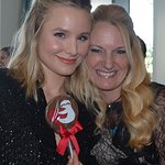 Kristen Bell Helps Honor 23 Gymnasts In Their Fight Against Abuse