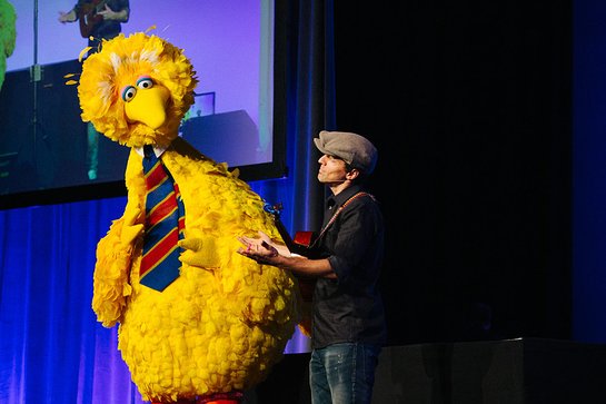 Jason Mraz and Big Bird at Center for Puppetry Arts' Puppets for Puppetry honoring Caroll Spinney