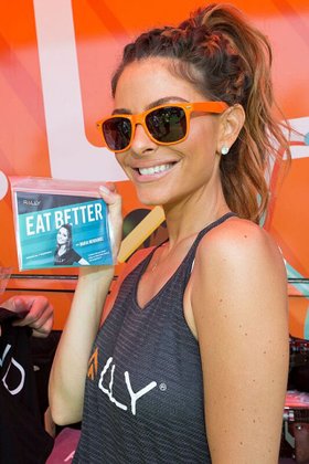 Maria Menounos offered participants health-related gift packs to spread the message about eating better Maria Menounos offered participants health-related gift packs to spread the message about eating better