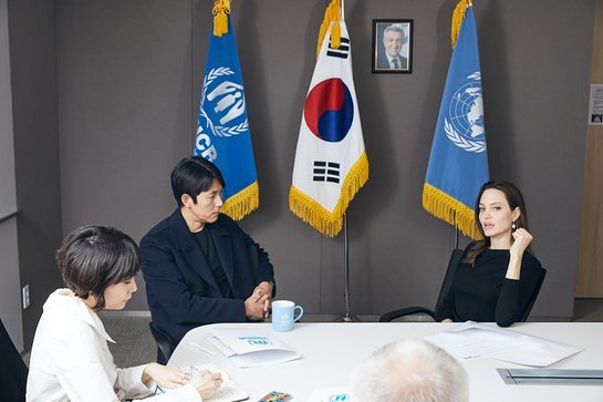 Angelina Jolie and UNHCR Goodwill Ambassador for Korea Jung Woo-sung meet at the UN Refugee Agency's office in Seoul