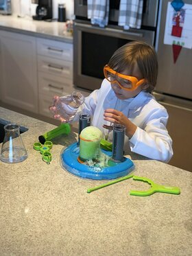 Duke Rancic creates his own mad science lab at home with the new line of Beaker Creatures products from Learning Resources Duke Rancic creates his own mad science lab at home with the new line of Beaker Creatures products from Learning Resources