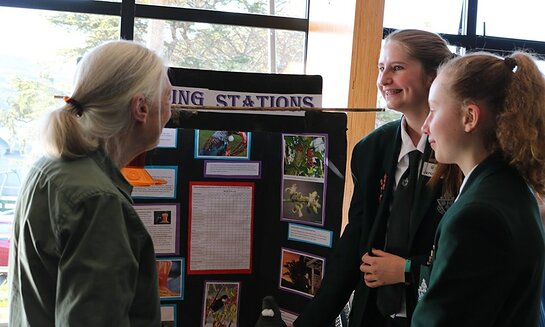 Dr Jane spent time chatting with the students about their projects.