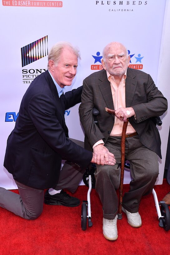 Ed Asner Joined By Celebrity Friends At Poker Tournament Look To The Stars