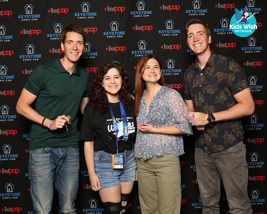 Madelyn at Keystone Comic Con with the Weasley Trio