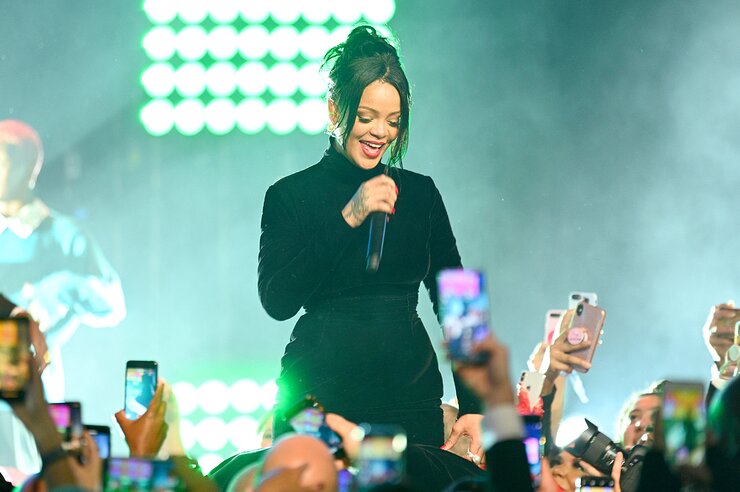 Rihanna performs onstage during Rihanna's 5th Annual Diamond Ball