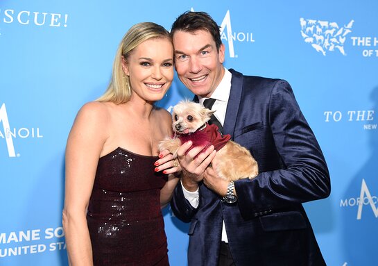 Rebecca Romijn and Jerry O'Connell walk the red carpet with the dog Ella Bean at the HSUS 'To The Rescue!' 2019 Gala.