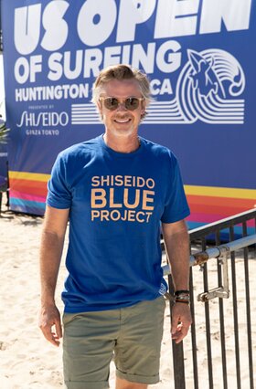 Sam Trammell attends the Shiseido Blue Project's West Coast beach cleanup