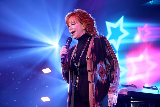 Reba McEntire performs onstage during Inaugural Gateway Celebrity Fight Night