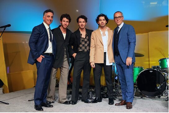 Avery Lipman, Nick Jonas, Kevin Jonas, Joe Jonas, Monte Lipman