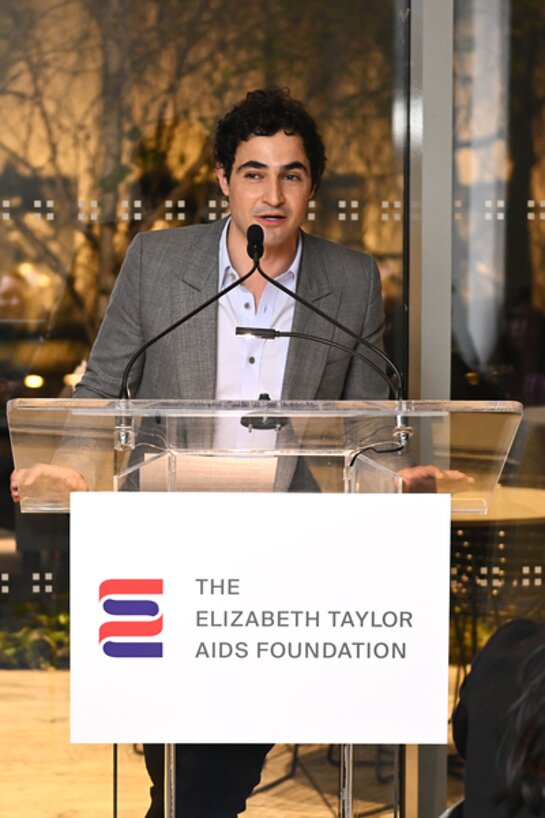 Zac Posen speaks at the Elizabeth Taylor AIDS Foundation New York Dinner