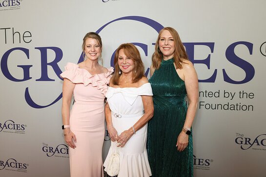 Becky Brooks, AWMF President, Marlo Thomas, Lifetime Achievement Award Recipient, Annie Howell, AWMF Board Chair