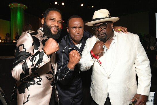 Anthony Anderson, Sugar Ray Leonard, and Cedric the Entertainer attend the Sugar Ray Leonard Foundation Big Fighters, Big Cause Charity Boxing Night