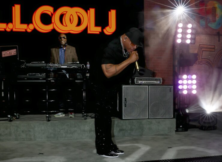 DJ Jazzy Jeff and LL Cool J perform onstage during City of Hope's 2023 Music, Film & Entertainment Industry Spirit of Life Gala 