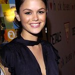 Rachel Bilson Selects Bags For Charity Sale