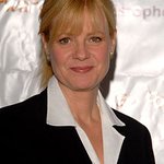 Bonnie Hunt Collects From Celebs For Charity