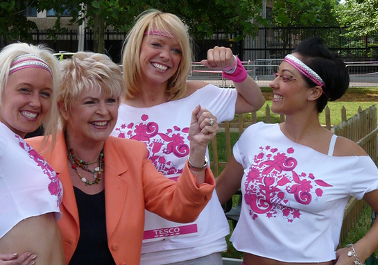 Liz McClarnon joins runners at Race For Life