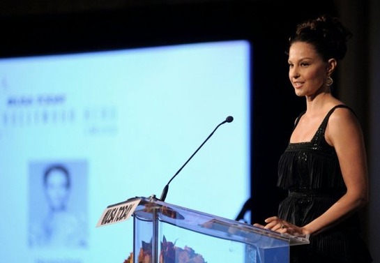 Ashley Judd, Hollywood Hero