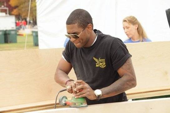 Usher Lends A Hand