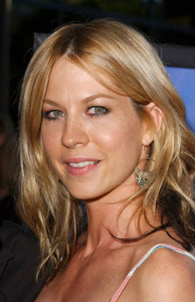 Jenna Elfman: Charity Work & Causes - Look to the Stars