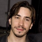 Justin Long Gives Voice To Neglected Dog