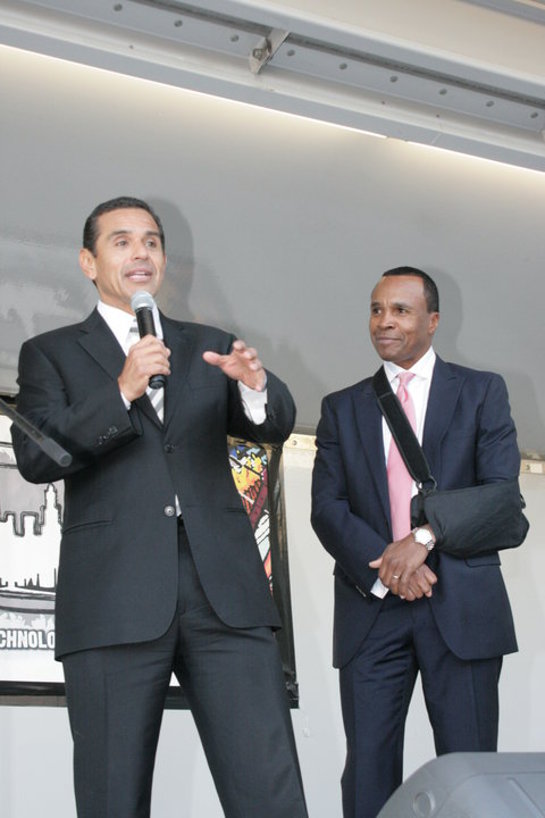 Sugar Ray Leonard and Mayor Villaraigosa