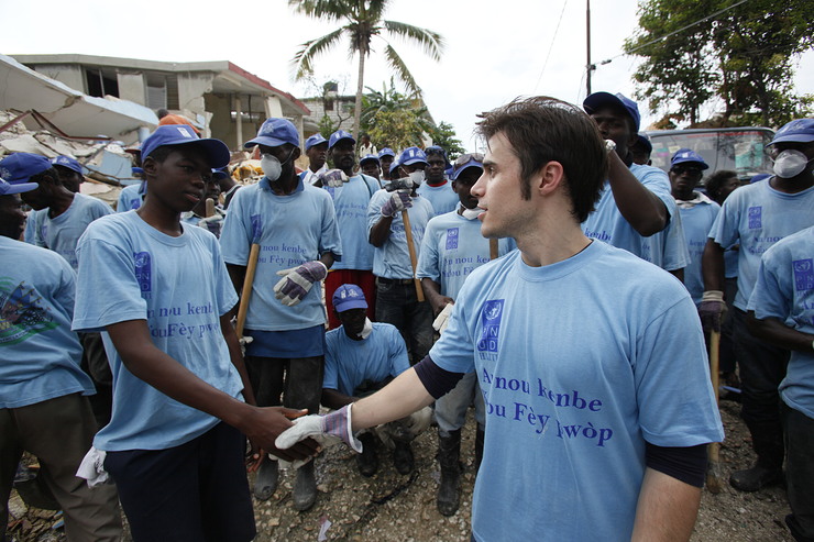 Kris Allen at the Haiti Rubbish Removal Program