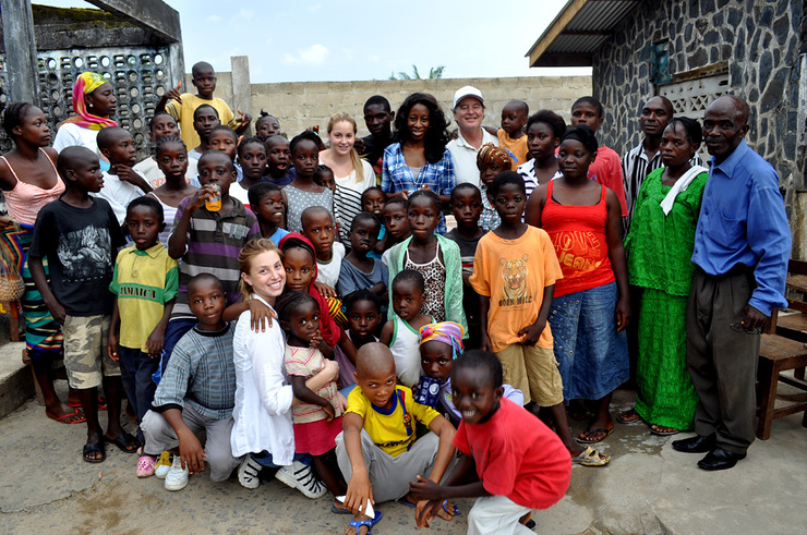Whitney Port With children at the Help the Children Orphanage