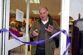 Geoffrey Palmer reopens Risborough charity shop 