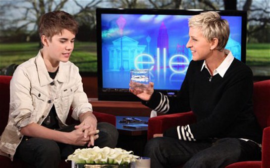 Bieber Gives Lock of Hair to DeGeneres 