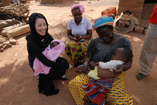 Lucy Liu on field visit with UNICEF in 2008 to Cote d'Ivoire. Lucy Liu on field visit with UNICEF in 2008 to Cote d'Ivoire.