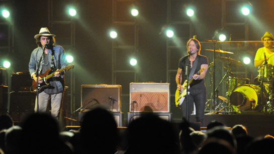 John Mayer and Keith Urban Perform at Tiger Jam 2011